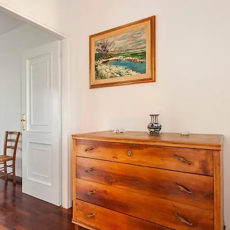 Apartment Between Mare, Monti & Gaslini