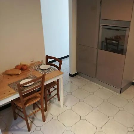 Between Mare, Monti & Gaslini Apartment